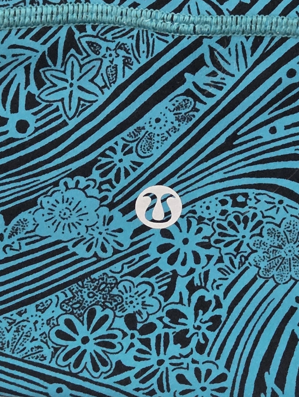 Lululemon Turquoise & Black Patterned Leggings Size 10 - Picture 6 of 9